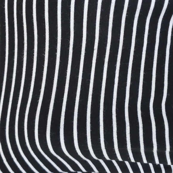 Cute split back tee - Picture 4 of 5